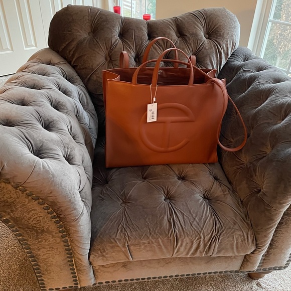 Brand new with tags! Large Brown Telfar tote.  Beautifully designed and crafted. - Picture 5 of 5